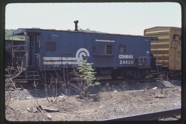 N12 Caboose 24520 in Rutherford, PA