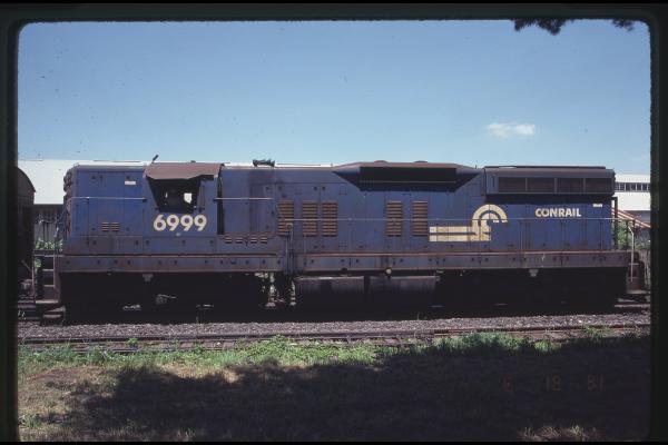 SD7 6999 on Speno Rail Train in Allentown, PA
