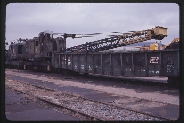 MoW Crane and G31A 513813 in Reading, PA