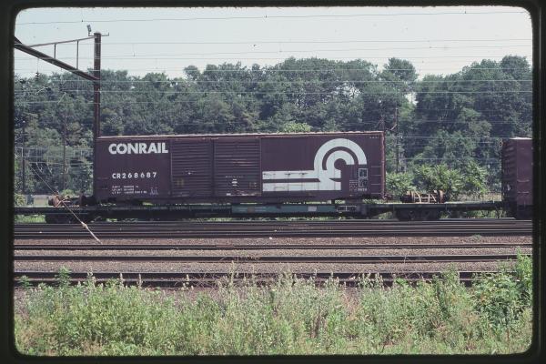 Wrecked 863B 268687 on PC flatcar 757544 at Enola, PA