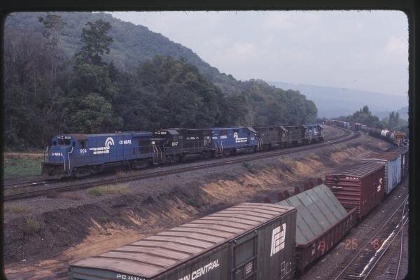 B23-7 1924 leads an eastbound power move in Enola, PA