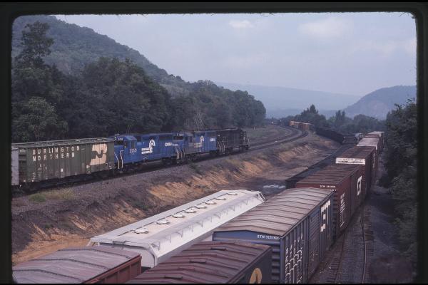 GP40s 3260, 3203, and 3270 Westbound in Enola, PA