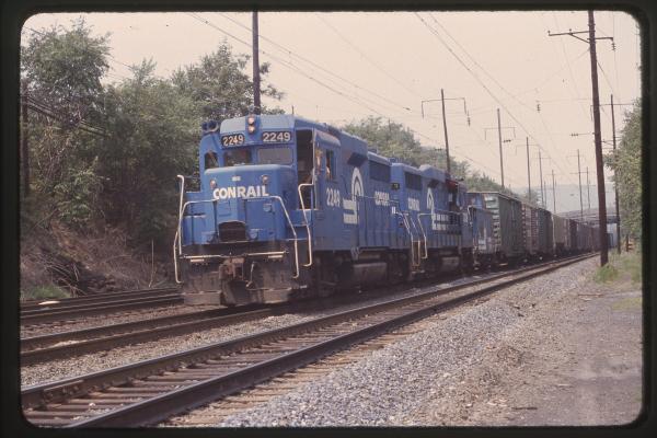 GP30s 2249 and 2248 in Enola, PA