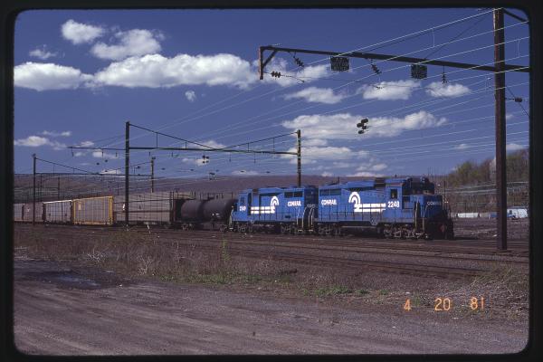 GP30s 2248 and 2249 in Enola, PA