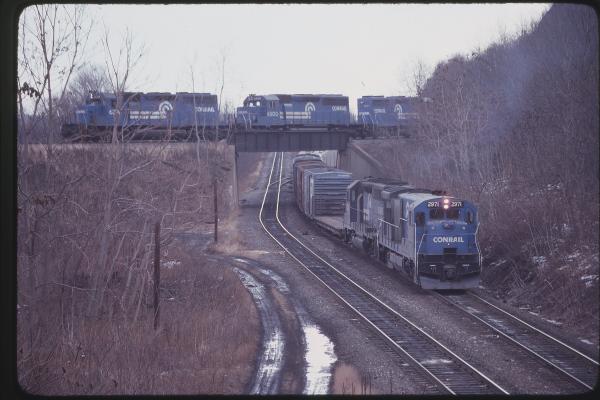 U36B 2971 and SD40-2 6500 at Enola, PA