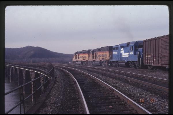 C&O GP40-2 4265, B&O GP40-2 4237, and CR GP30 2182 at Rockville, PA