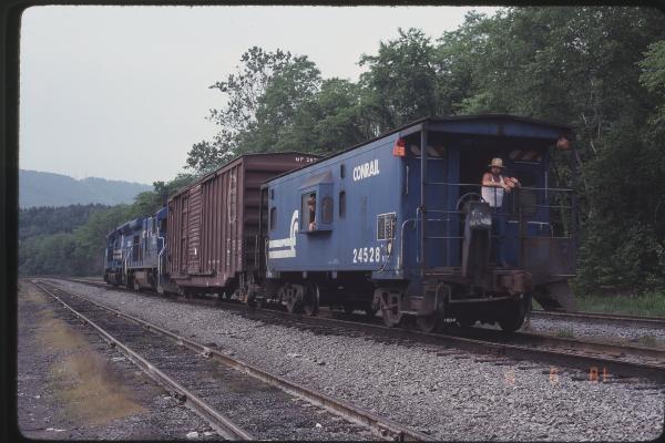 N12 Caboose 24528 in Rockville, PA