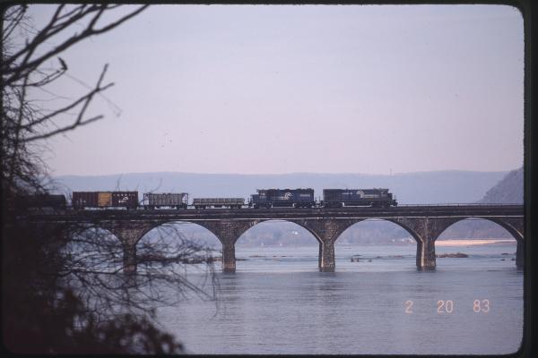 B23-7 1990 and GP35 2357 in Rockville, PA