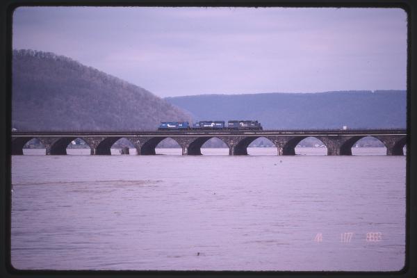 GP10 7579 with GP40s 3165 and 3053 in Rockville, PA