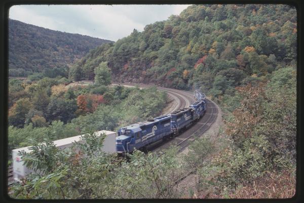 GP40-2s 3388 and 3333 at Horseshoe Curve