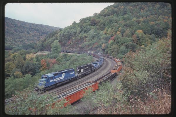 SD40s 6286 and 6281 and SD45-2 6698 on C&I Coal Train at Horseshoe Curve