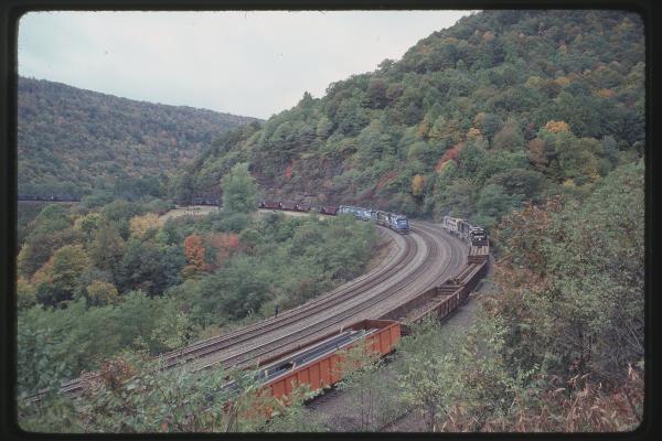 SD40s 6286 and 6281 and SD45-2 6698 on C&I Coal Train at Horseshoe Curve