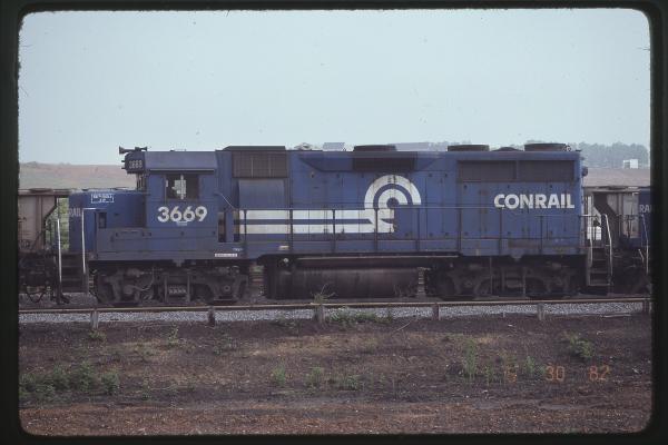 GP35 3669 in Rutherford, PA