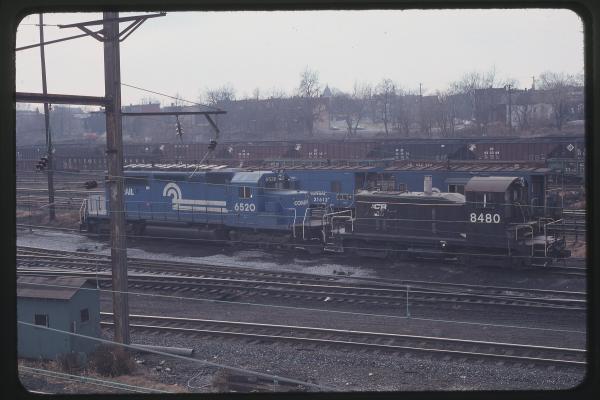 SW1 8480 and SD40-2 6520 in Harrisburg, PA
