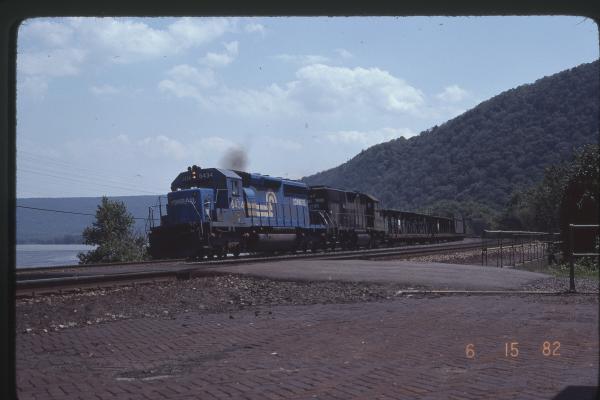SD40-2 6434 and GP38-2 7995 in Duncannon, PA