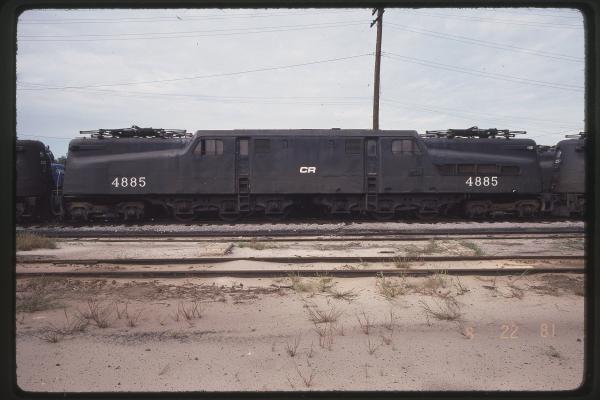 GG1 4885 in Rutherford, PA