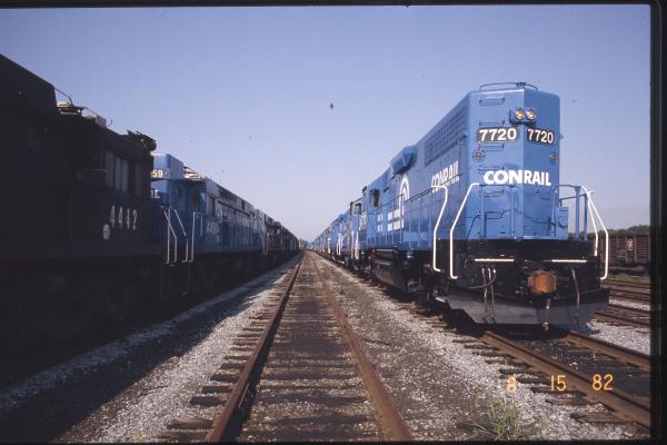 GP38 7720 in Rutherford, PA