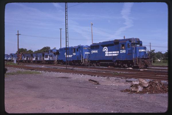 GP30 2248 and GP9 7104 with Stored Cabooses in Rutherford, PA