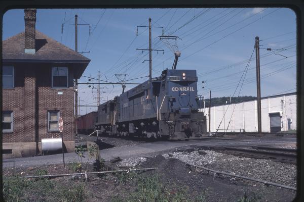 E44s 4402 and 4437 in Columbia, PA