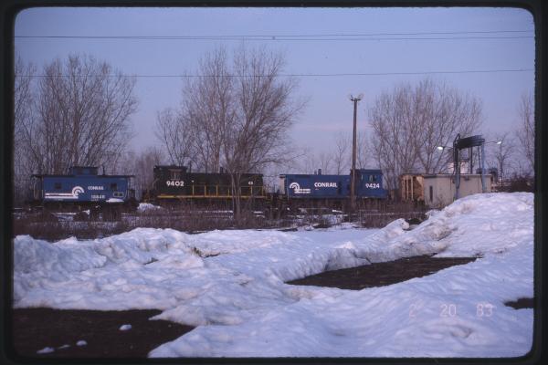 SW1001s 9402 and 9424 in Lebanon, PA