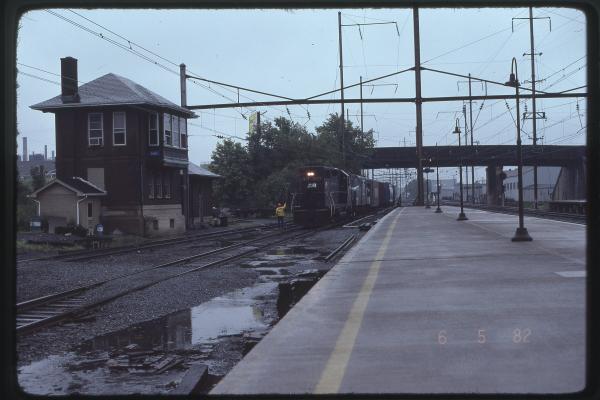 GP35 2277 and NIMX GG1 4859 at Lancaster, PA