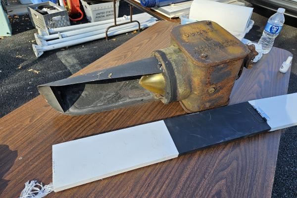 PRR position-light Lamp Assembly with Hood (visor)