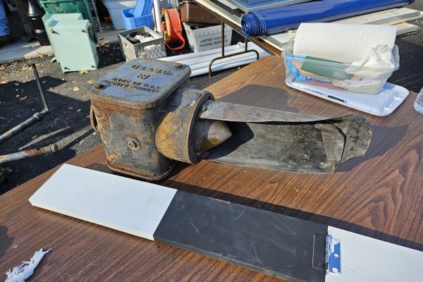 PRR position-light Lamp Assembly with Hood (visor)