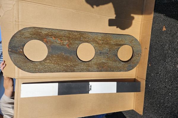 PRR position-light Oval Background with 3 lamp holes, likely for a Bottom Arm