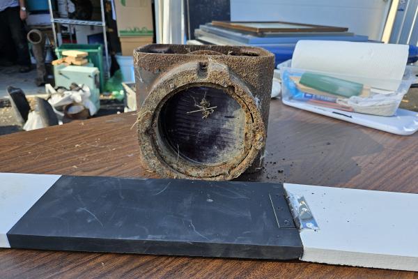 PRR position-light Lamp with flat, red lens and without hood (visor)