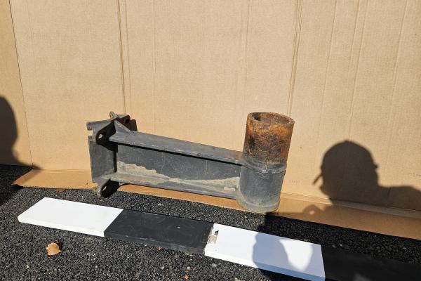 Signal Bracket 36731-1X cast on, ex-NYC