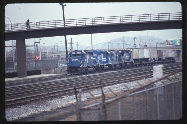 CR 6389 on WB Intermodal at Altoona, PA