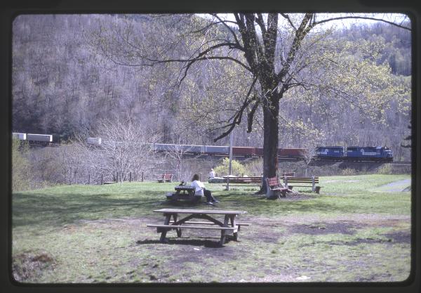 Conrail 6739 at Horseshoe Curve, Altoona PA on 5/4/89