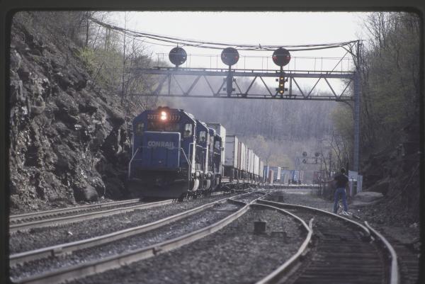 Conrail 3377 in Altoona PA on 5/4/89