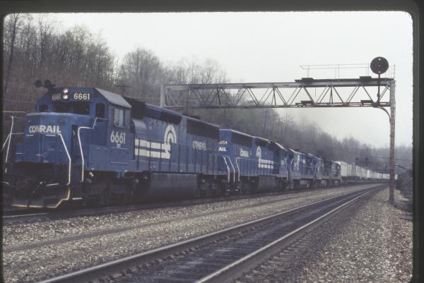 Conrail 6661 in Tunnelhill PA on 5/5/89