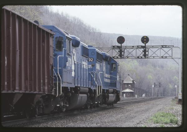 Conrail 6392 at MG Tower, Altoona PA on 5/6/89