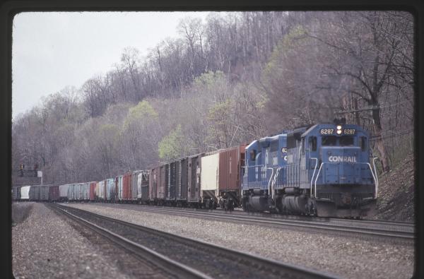 Conrail 6287 at MG Tower, Altoona PA on 5/6/89