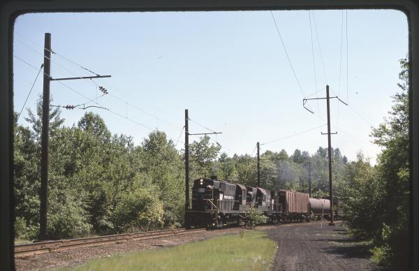 Conrail 7637 in Monmouth Junction NJ on 8/2/76