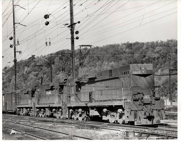 Photograph showing E44 4453, E44 4440 and E44 4406 in Columbia PA.