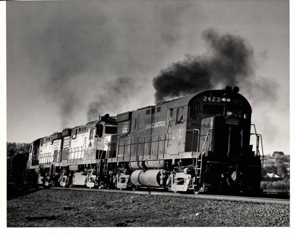 Photograph of C424 2423, C424 5209 and C424 5205 at Dunacannon PA. 5/76