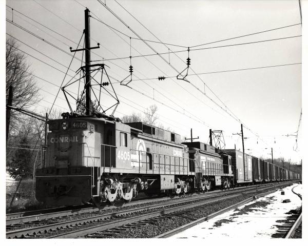 Photograph of E33 4605 and E33 4607 at Perryville MD. 2/6/77