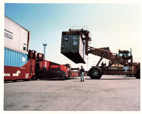 Conrail container crane/forklift