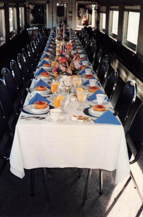 Conrail Dining Car 12 - Dining Room - Sit-Down Dinner 2