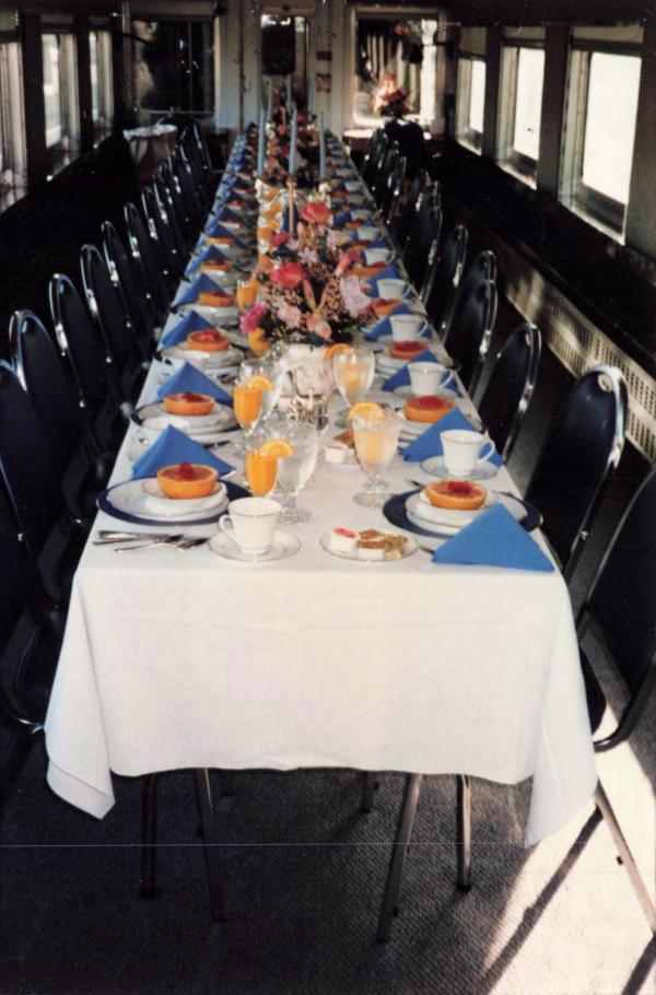 Conrail Dining Car 12 - Dining Room - Sit-Down Dinner 2