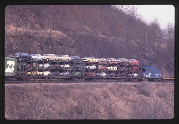 Open Auto Racks at Horseshoe Curve