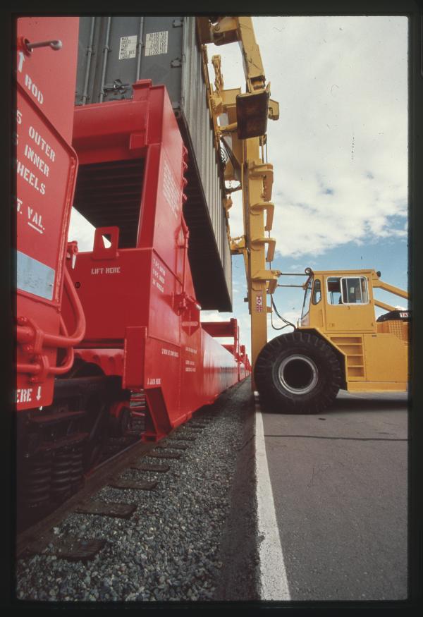 Sealand container unloading