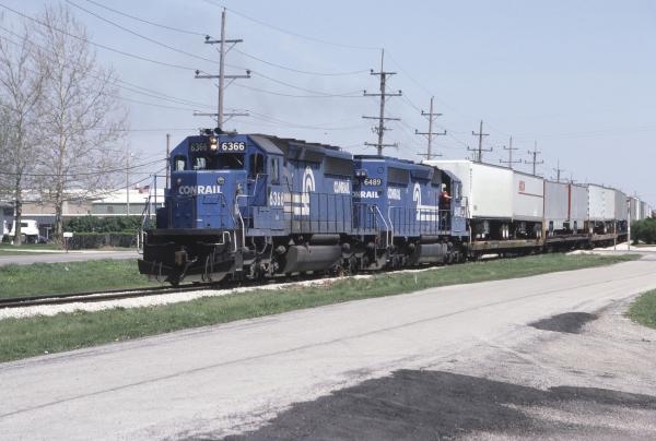 SD40-2 6366 in Streator, IL
