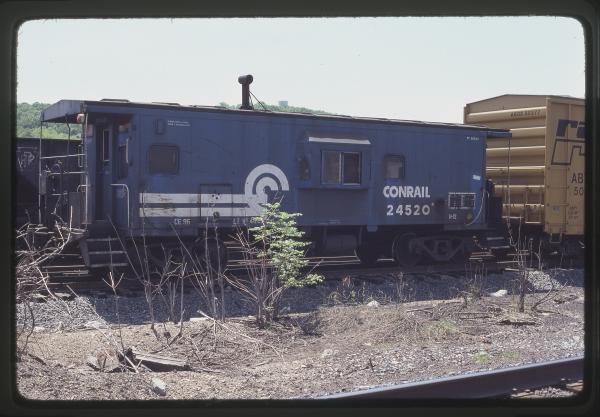 N12 Caboose 24520 in Rutherford, PA