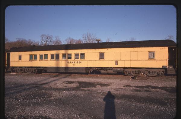 MoW Coach 493824