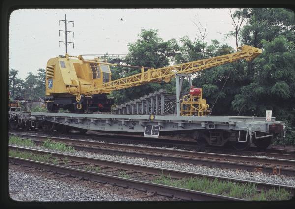 MoW Crane and F30A 59005 in Lebanon, PA
