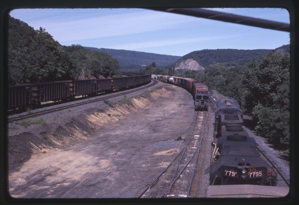 GP38 7795 Westbound in Enola, PA